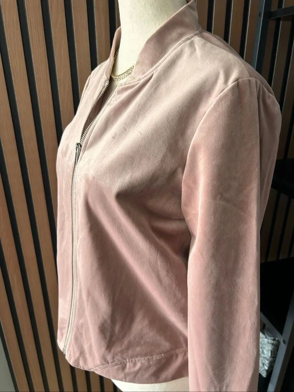 Vero Moda women’s light pink jacket velvet bomber jacket full zip size small  NE